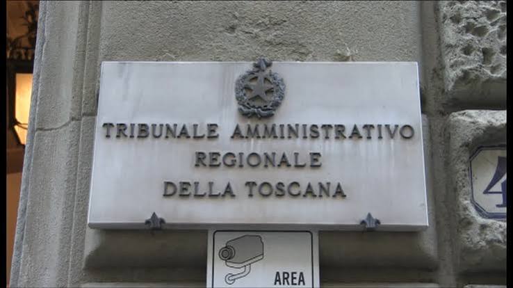 Il frazionamento dell’opera ai fini della V.I.A. non è ammesso nel caso in cui non consenta una considerazione globale degli effetti dell’opera stessa: la sentenza del TAR Firenze n. 1280 del 18.06.2026.